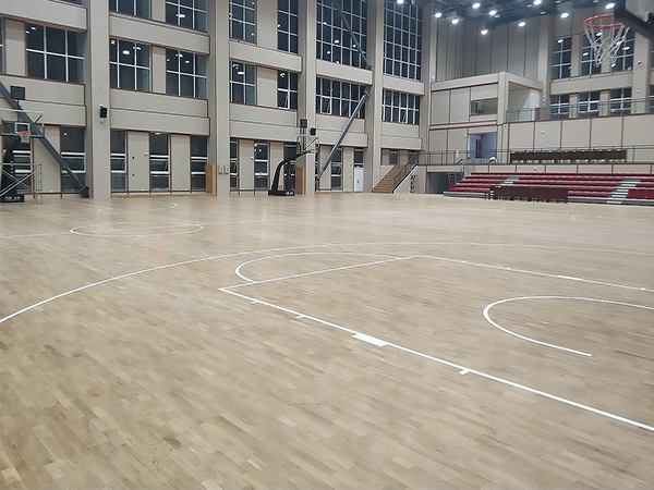 木地板籃球場是用什么材質(zhì)的地板裝成？你了解多少呢？