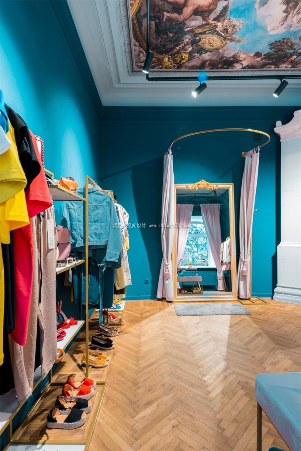 品牌折扣女裝店裝修風(fēng)格有哪些？