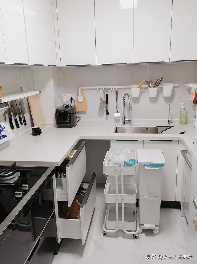 小u型廚房裝修效果圖_小戶型開(kāi)放式廚房裝修效果圖_小廚房裝修