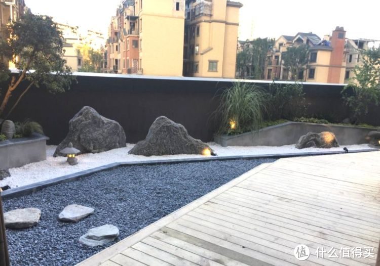 ?買低樓層82㎡新房，花25萬裝修，主要就為了這100㎡豪華大露臺