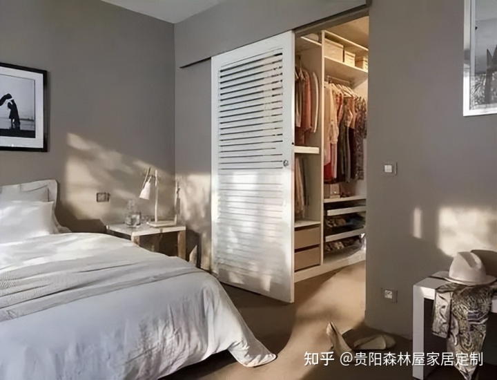 新房裝修，小戶型衣帽間怎么設(shè)計(jì)？教你4招輕松搞定