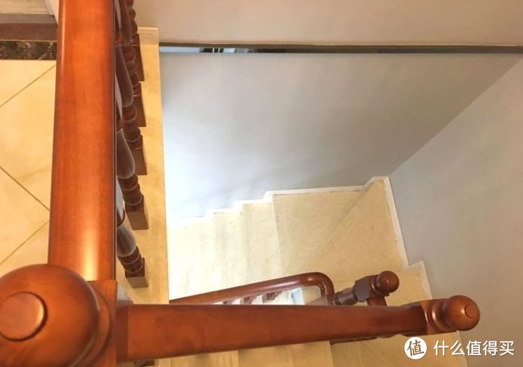 買不起別墅可以看看躍層，128㎡三室兩廳大躍層，堪稱空中別墅