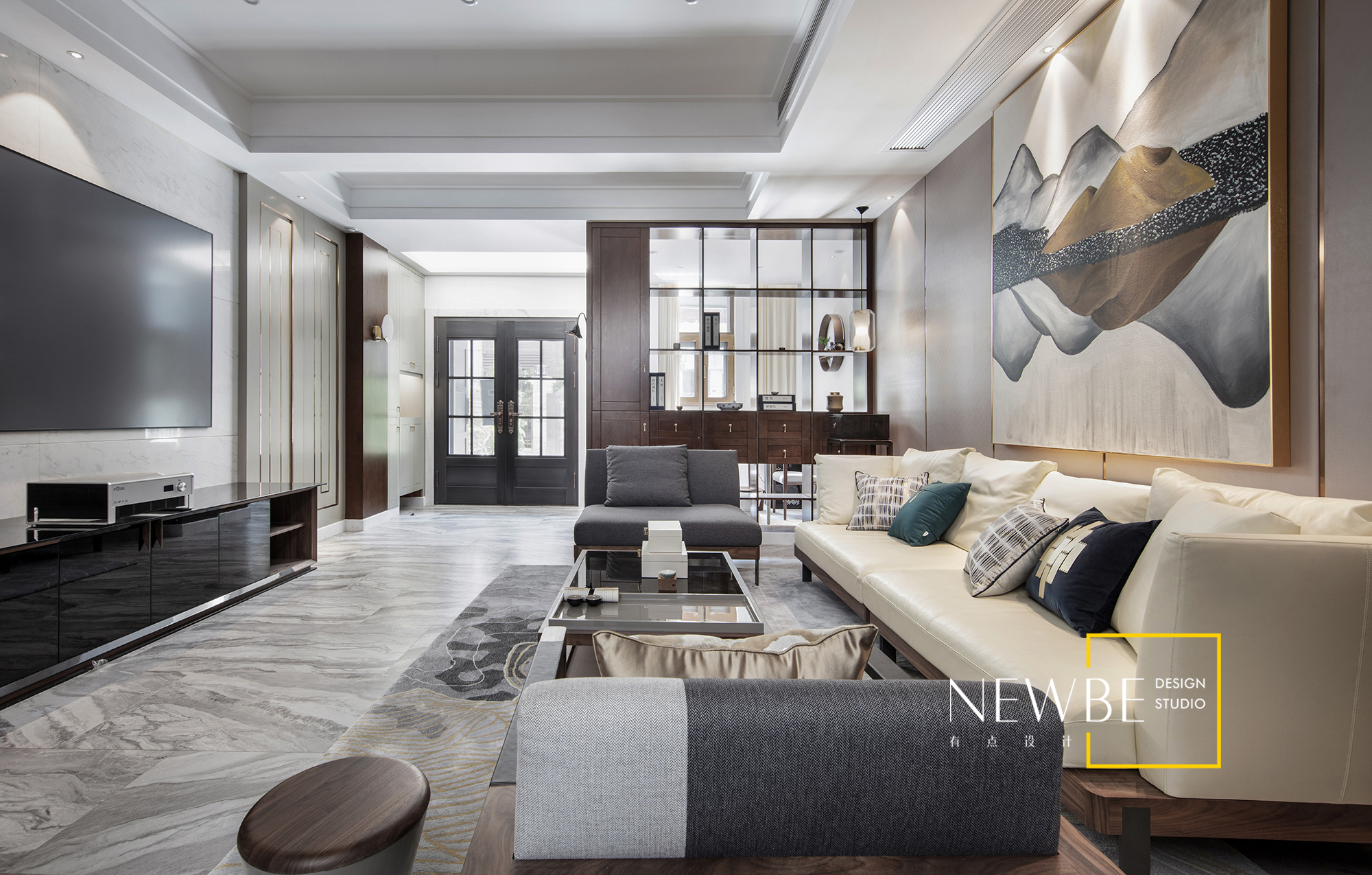 客廳電視背景墻裝修效果圖優(yōu)美400平中式別墅案例圖中式現(xiàn)代客廳設計圖片賞析