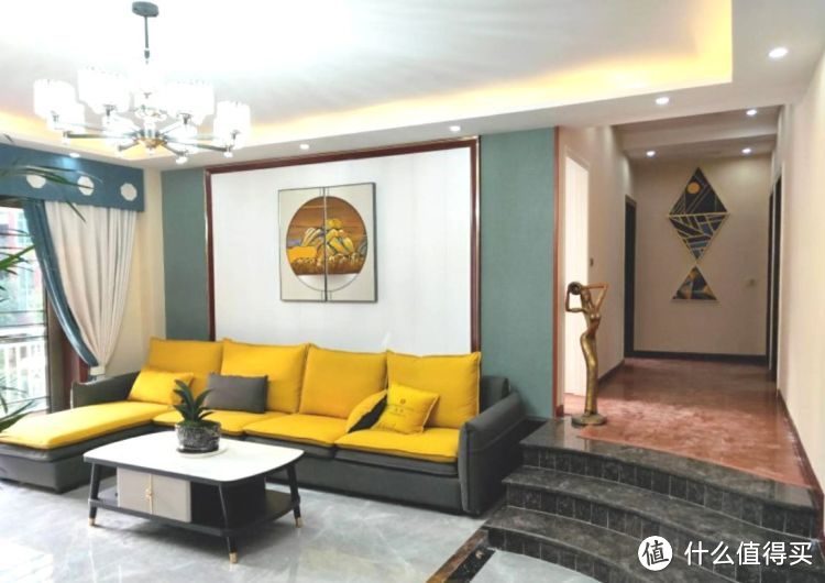 136㎡錯層大四房，優(yōu)雅的新中式裝修，衣柜里面裝廁所，誰見過？