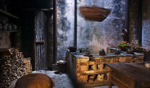 OMG！農(nóng)村廚房這樣裝修，能用50年?。ǔ瑢嵱茫?></a></p>
            <h3 class=