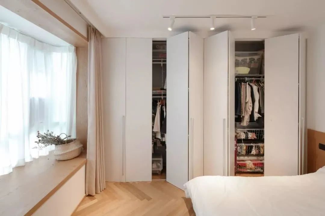 黑胡桃色門裝修效果_衛(wèi)生間門間門裝修效果圖_裝修門