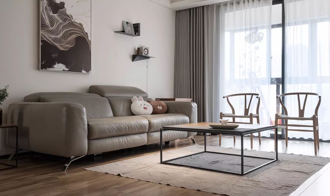 130平簡約裝修，電視墻做成收納，家里輕松變大20㎡！