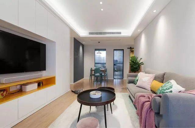 西安二手房翻新裝修改造：臟亂舊80平老房，重裝后差別太大