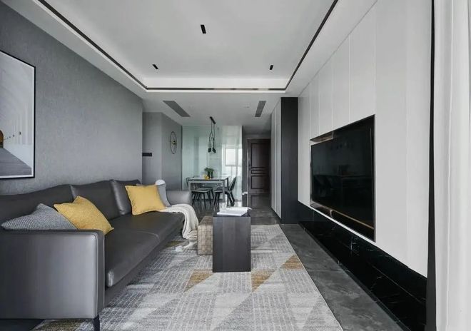 100平米的現(xiàn)代簡約風新房，裝修效果大氣又時尚，入戶就被吸引了