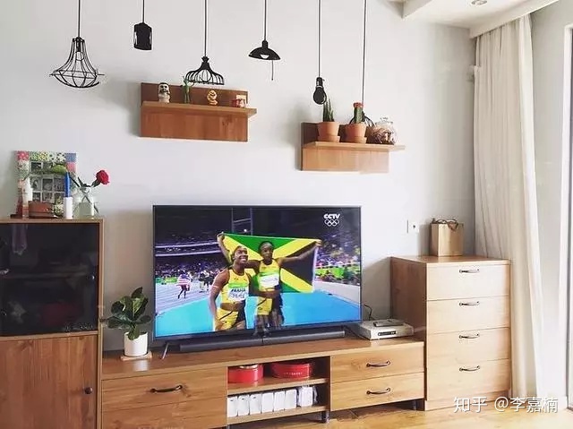 電視背景墻半墻裝修效果圖大全_門(mén)對(duì)著的墻裝修效果圖片_電視墻裝修效果圖