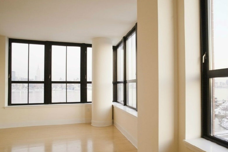 主臥這樣設計，不僅有飄窗，還多出好多柜子