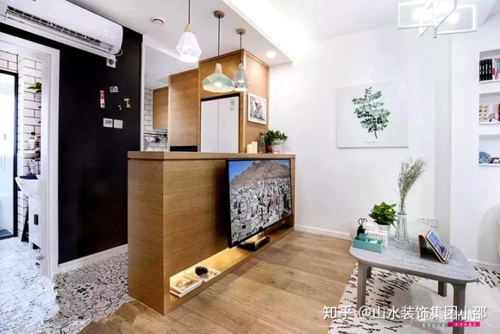 客廳電視墻裝修設(shè)計(jì)_客廳長(zhǎng)度3米6墻上掛多大電視_客廳墻三米六買(mǎi)多大電視