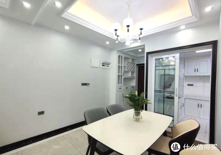 擠破頭買了這套100㎡小三房，送超大平臺花園，比房子大了一倍