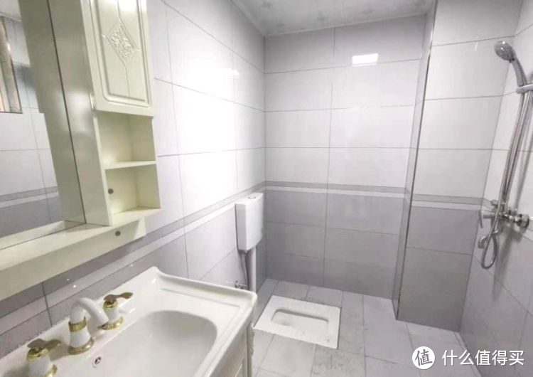 擠破頭買(mǎi)了這套100㎡小三房，送超大平臺(tái)花園，比房子大了一倍